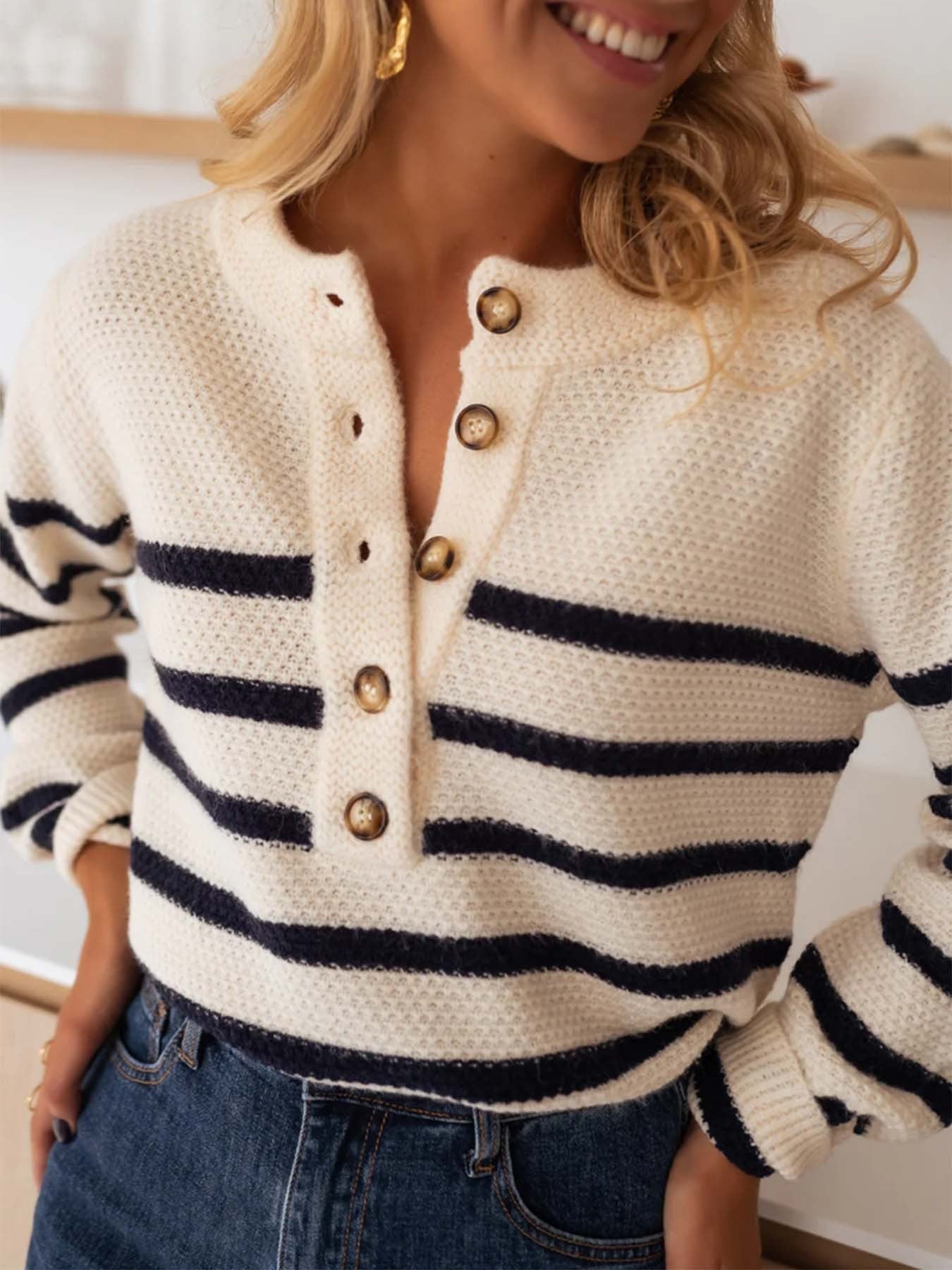 Pull rayé tendance avec boutons