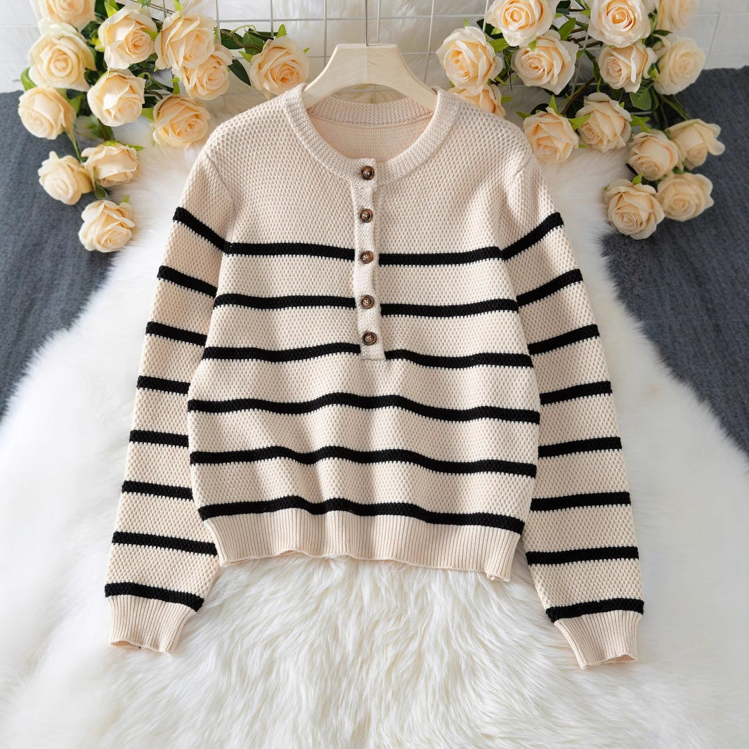 Pull rayé tendance avec boutons