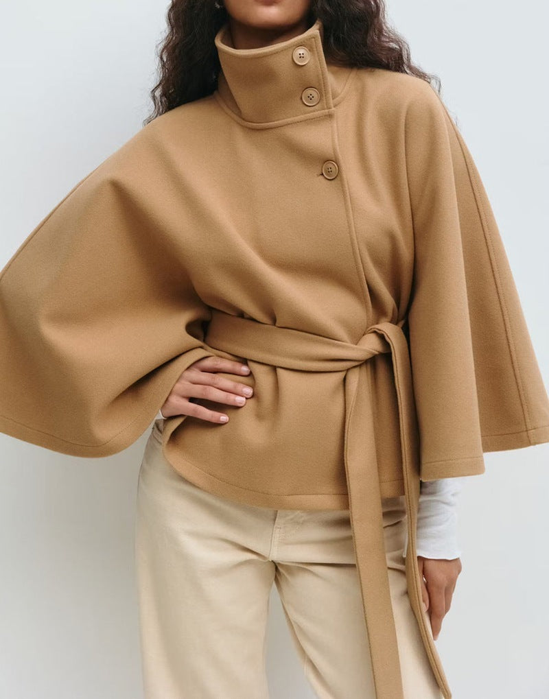 Manteau d'hiver à col montant avec manches chauve-souris